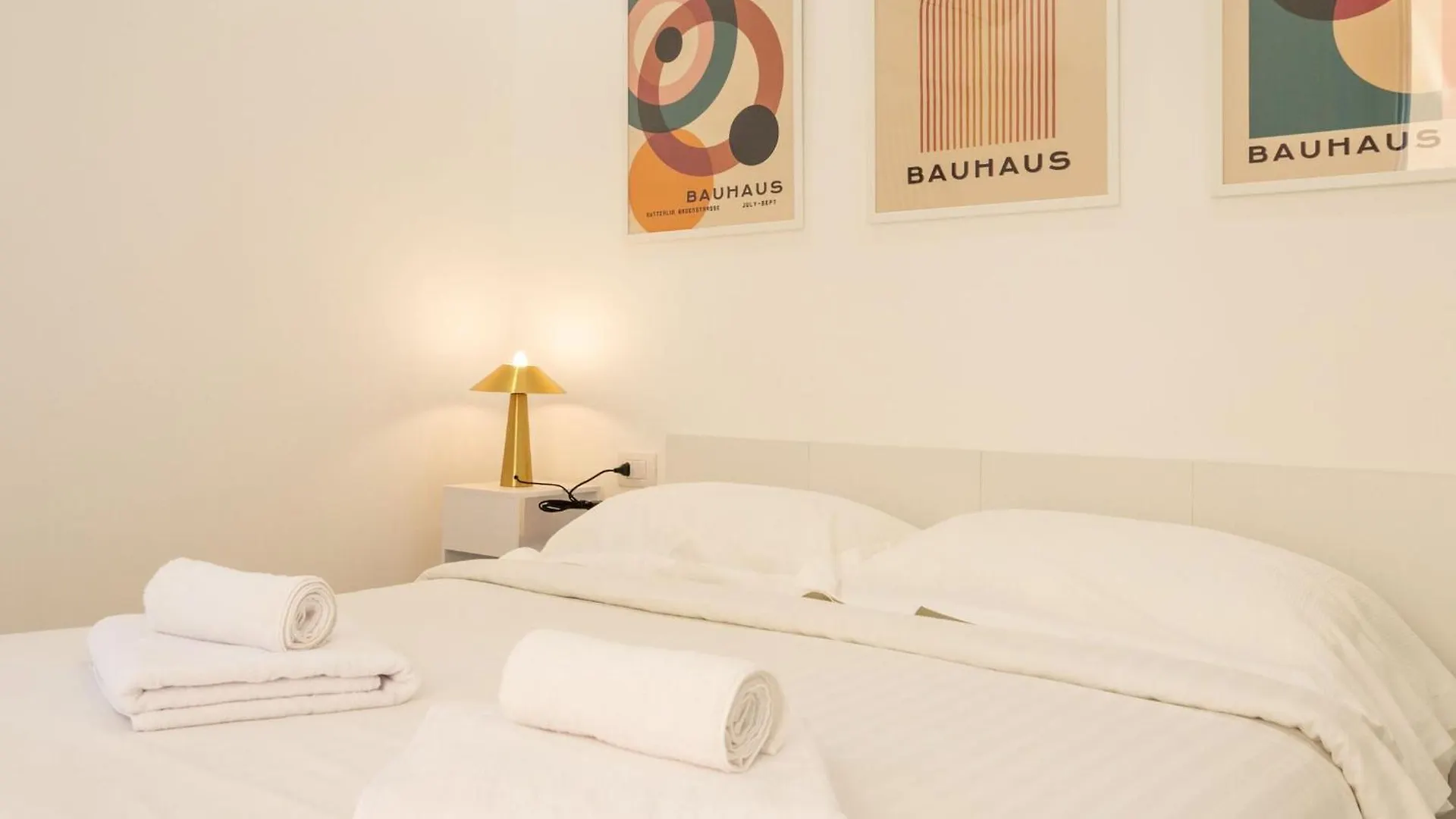 Apartment Gorizia Modern One Bedroom Milan