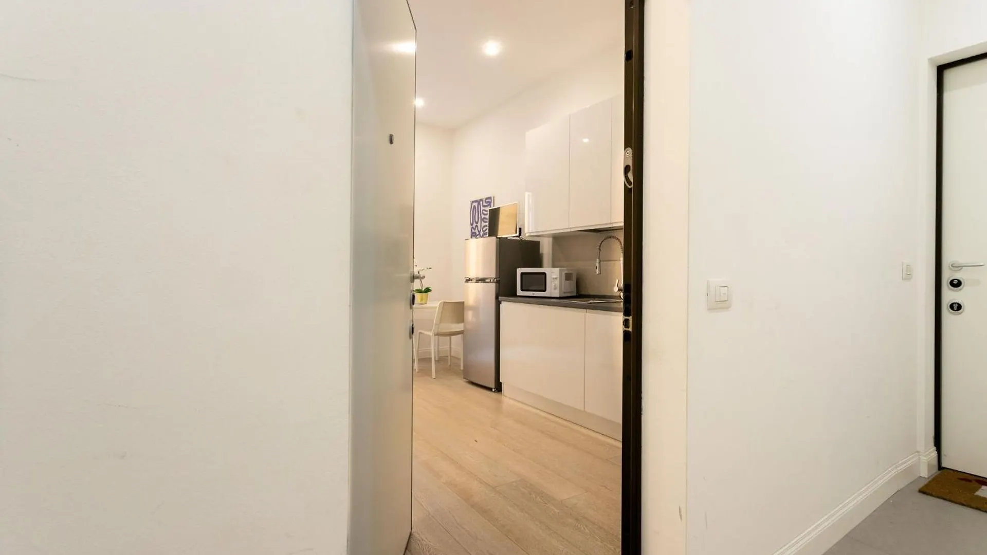 מילאנו Gorizia Modern One Bedroom 0*,