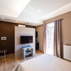 New Amazing Mono Located In Moscova District From Moscova Group Mailand