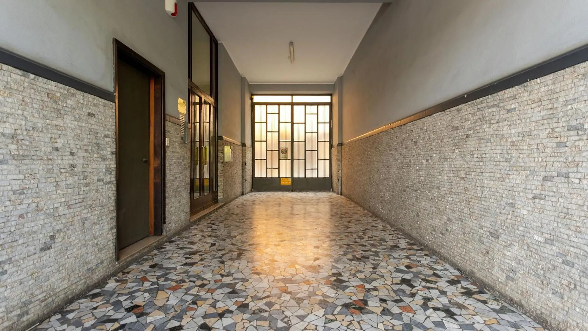 Apartment Gorizia Modern One Bedroom Milan