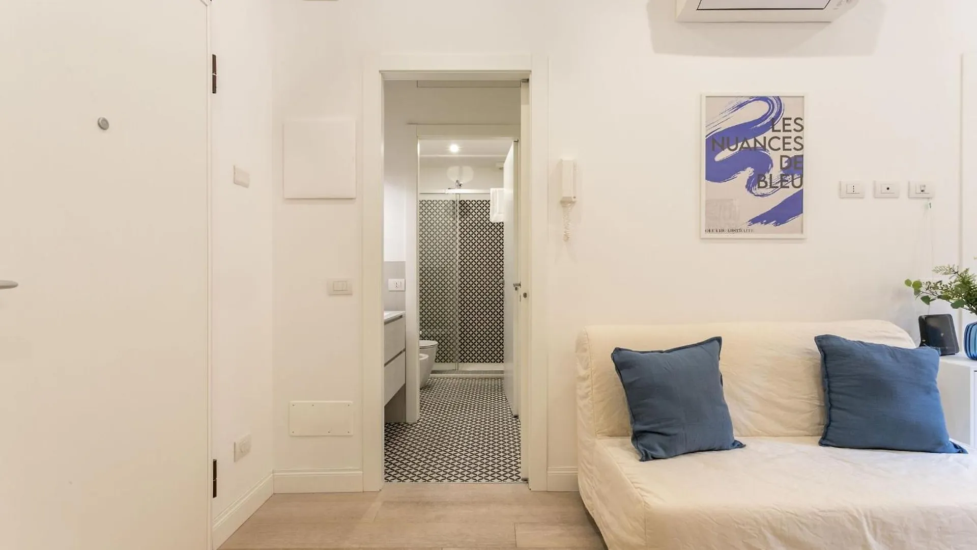 Gorizia Modern One Bedroom Milan 0*,  Italy