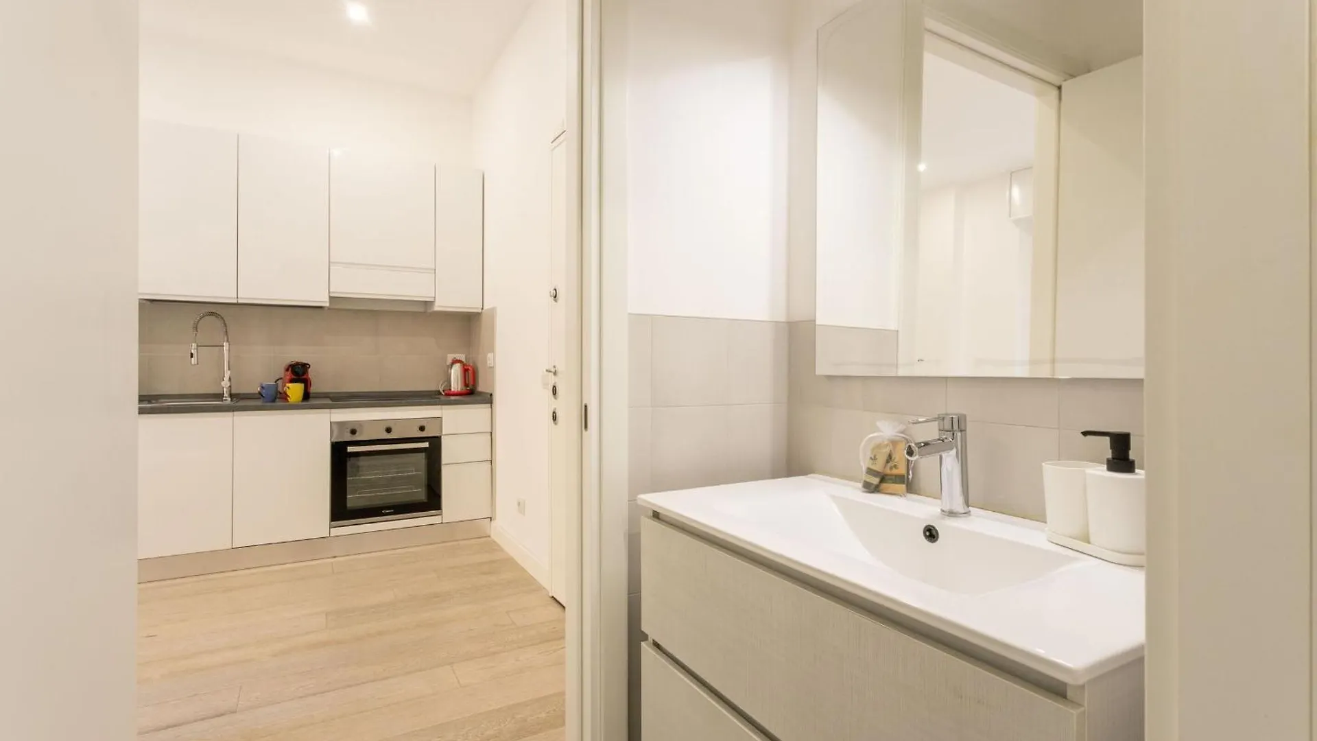 Apartment Gorizia Modern One Bedroom Milan