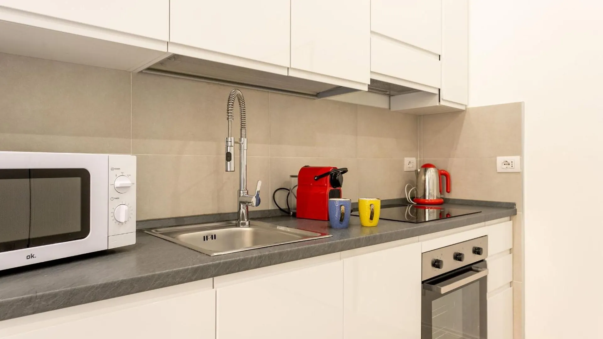Gorizia Modern One Bedroom Milan 0*,  Italy
